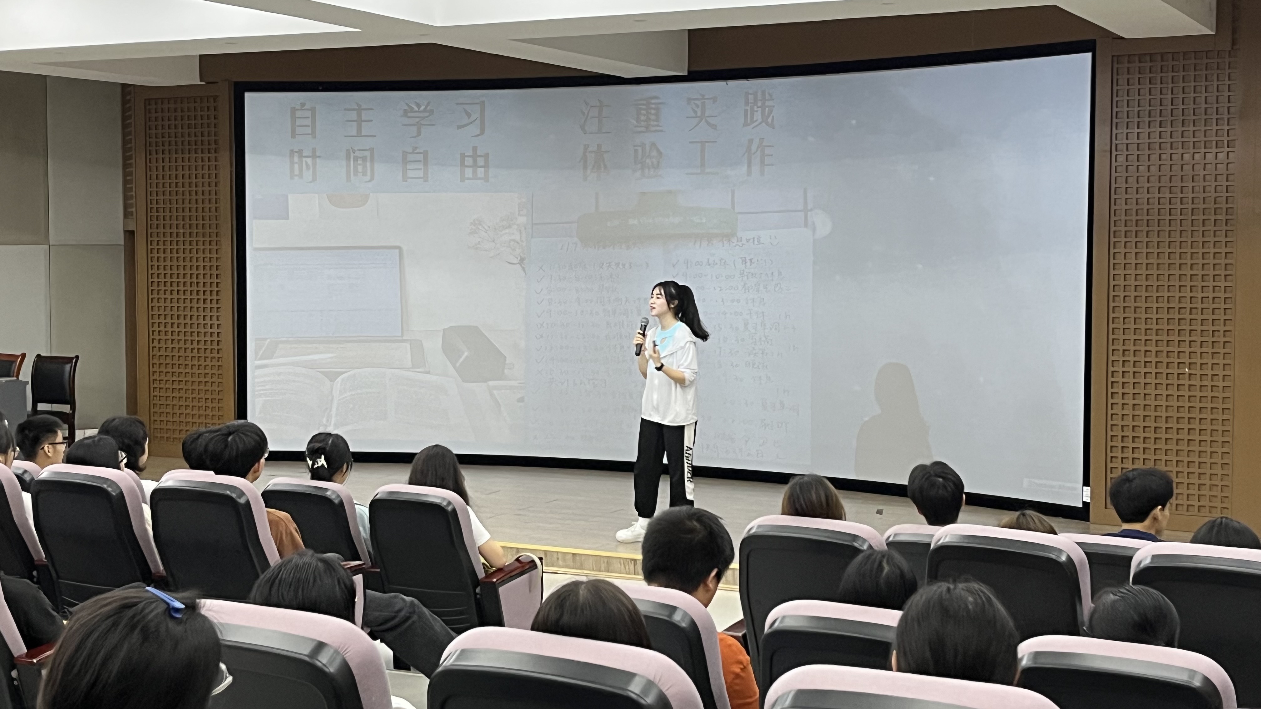 榜样宣讲7-罗兴宇.png
